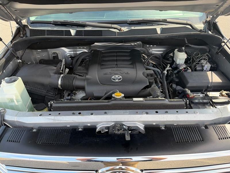 Toyota Tundra SR5 5.7L V8 FFV CrewMax 2WD 2016