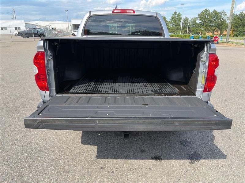 Toyota Tundra SR5 5.7L V8 FFV CrewMax 2WD 2016