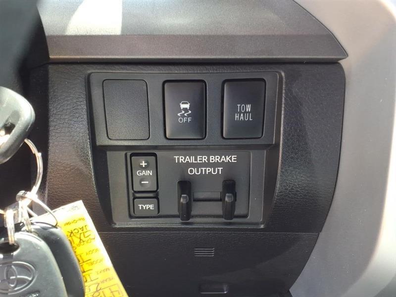 Toyota Tundra SR5 5.7L V8 FFV CrewMax 2WD 2016