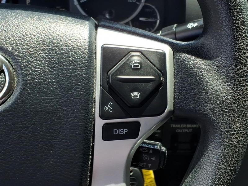 Toyota Tundra SR5 5.7L V8 FFV CrewMax 2WD 2016