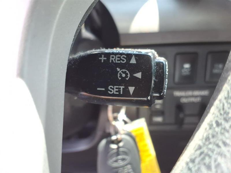 Toyota Tundra SR5 5.7L V8 FFV CrewMax 2WD 2016