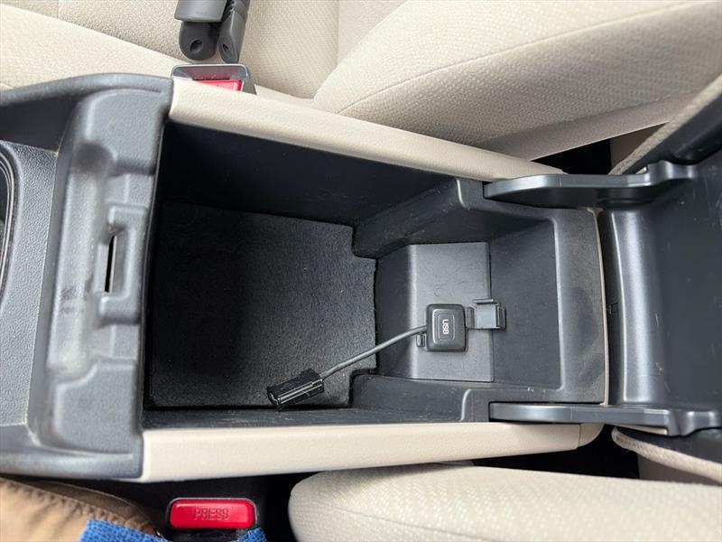 Honda Civic LX Sedan 5-Speed AT 2013