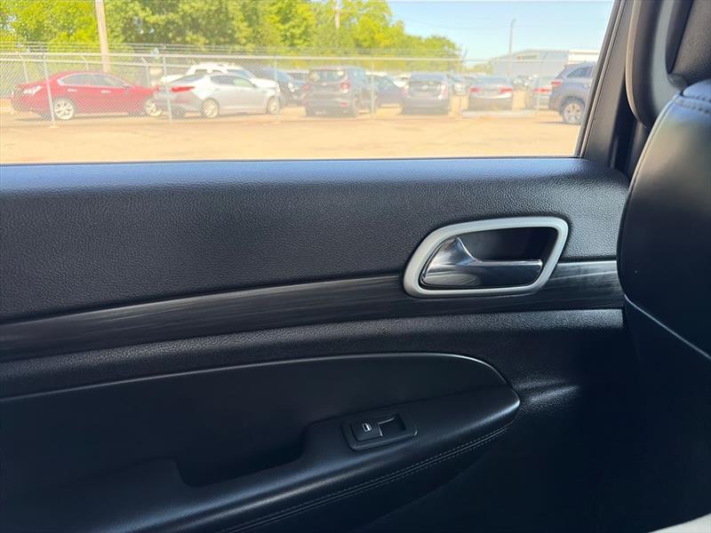 Jeep Grand Cherokee Laredo 2WD 2020