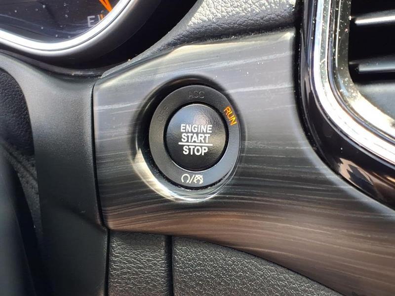 Jeep Grand Cherokee Laredo 2WD 2020