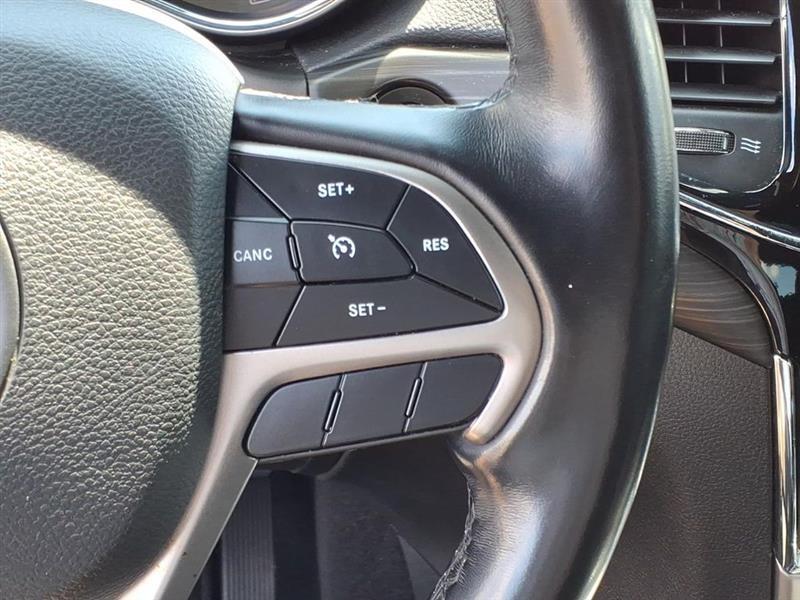 Jeep Grand Cherokee Laredo 2WD 2020