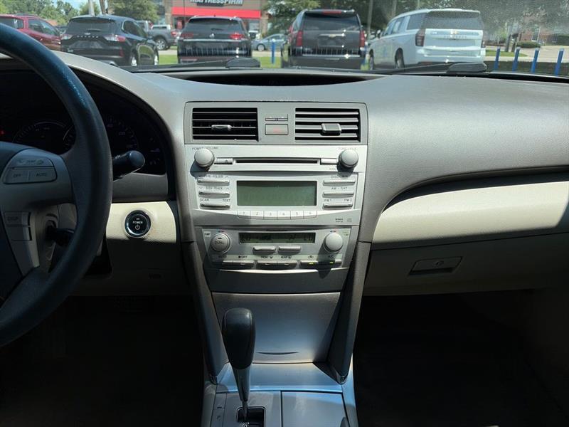 Toyota Camry Hybrid Sedan 2010