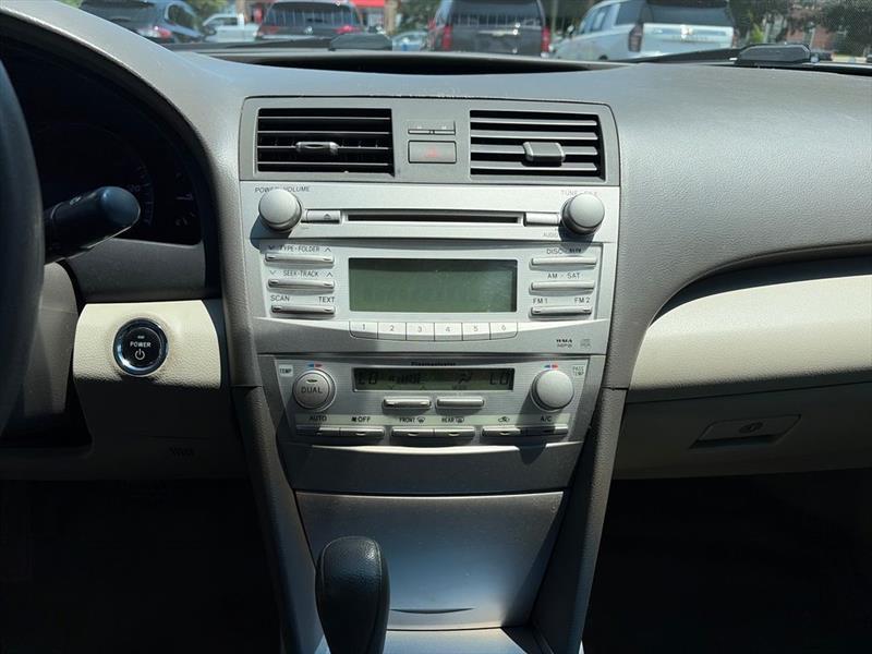 Toyota Camry Hybrid Sedan 2010