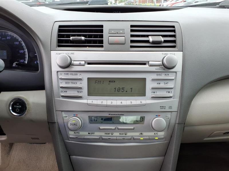 Toyota Camry Hybrid Sedan 2010