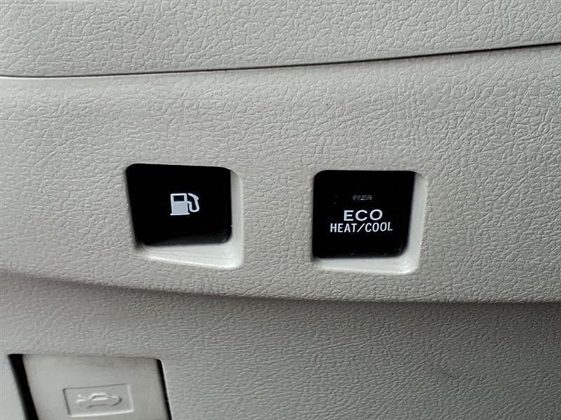 Toyota Camry Hybrid Sedan 2010