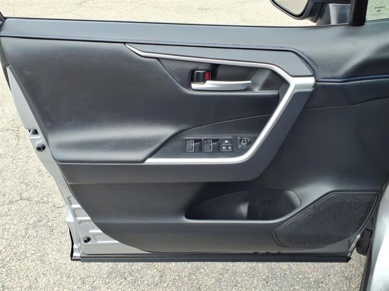 Toyota RAV4 Hybrid XSE 2025