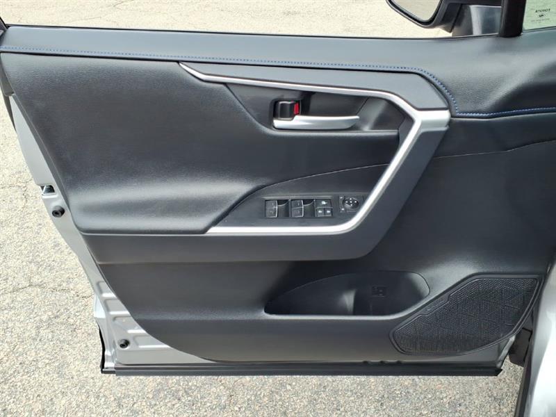 Toyota RAV4 Hybrid XSE 2025