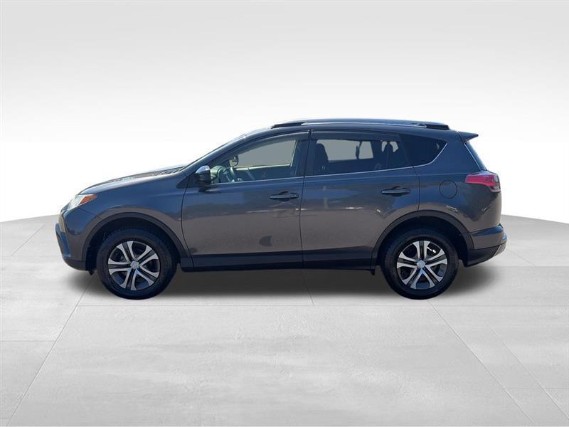 Toyota RAV4 LE FWD 2018