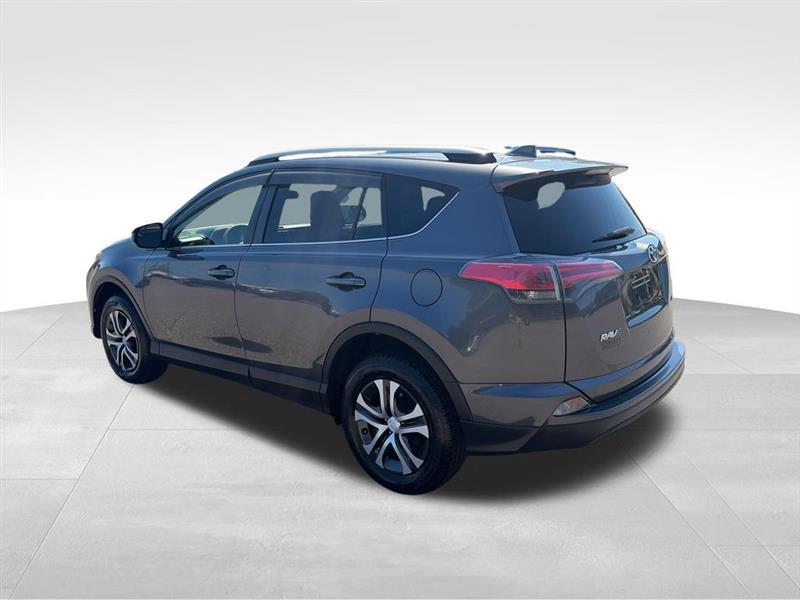Toyota RAV4 LE FWD 2018