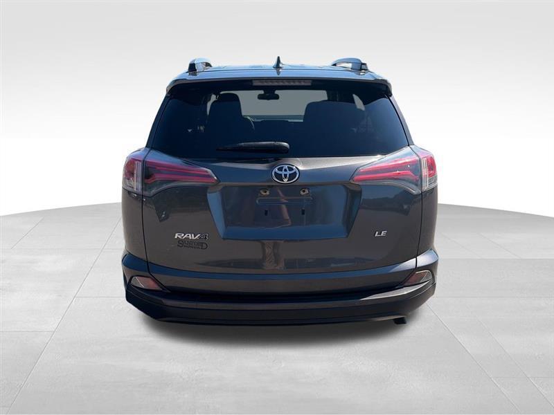 Toyota RAV4 LE FWD 2018