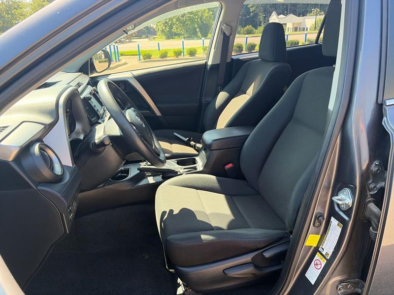 Toyota RAV4 LE FWD 2018