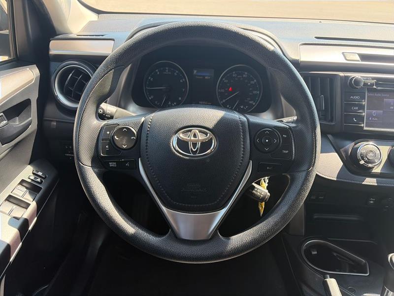 Toyota RAV4 LE FWD 2018