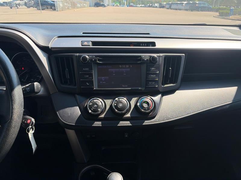 Toyota RAV4 LE FWD 2018