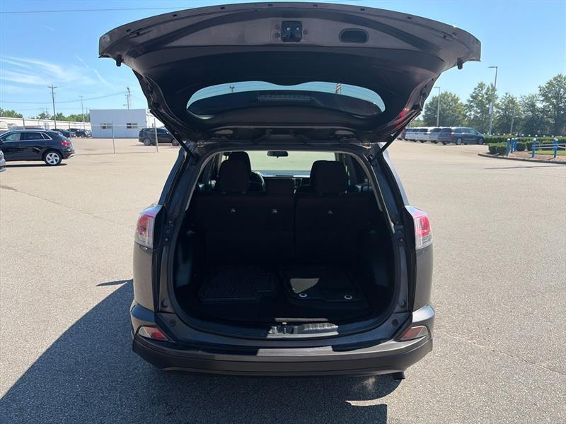 Toyota RAV4 LE FWD 2018