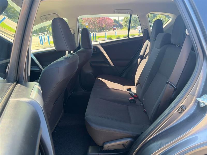 Toyota RAV4 LE FWD 2018