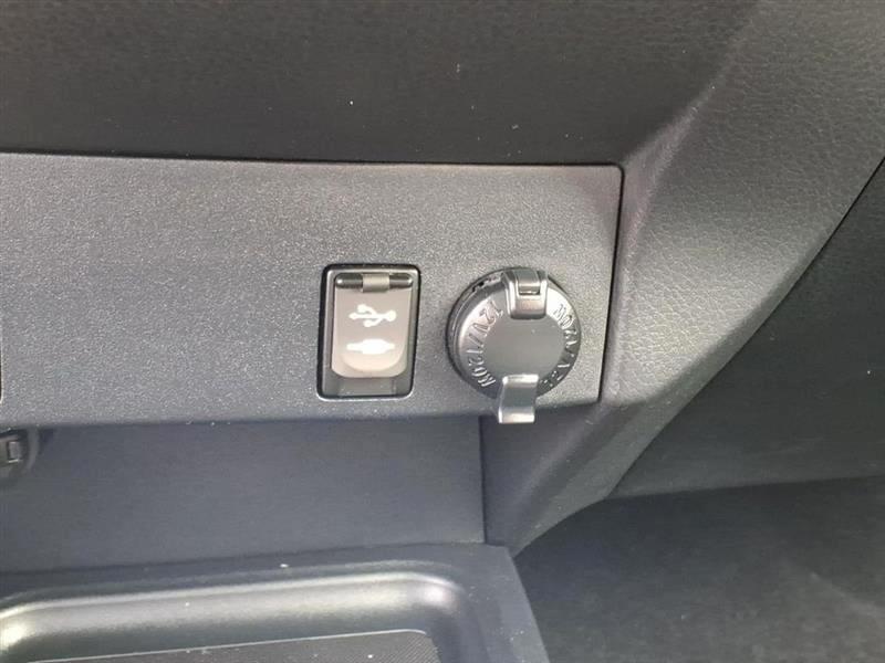 Toyota RAV4 LE FWD 2018