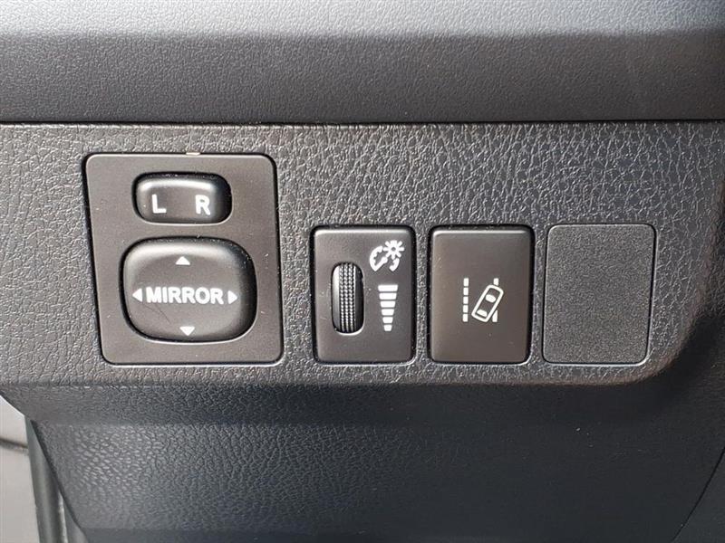 Toyota RAV4 LE FWD 2018
