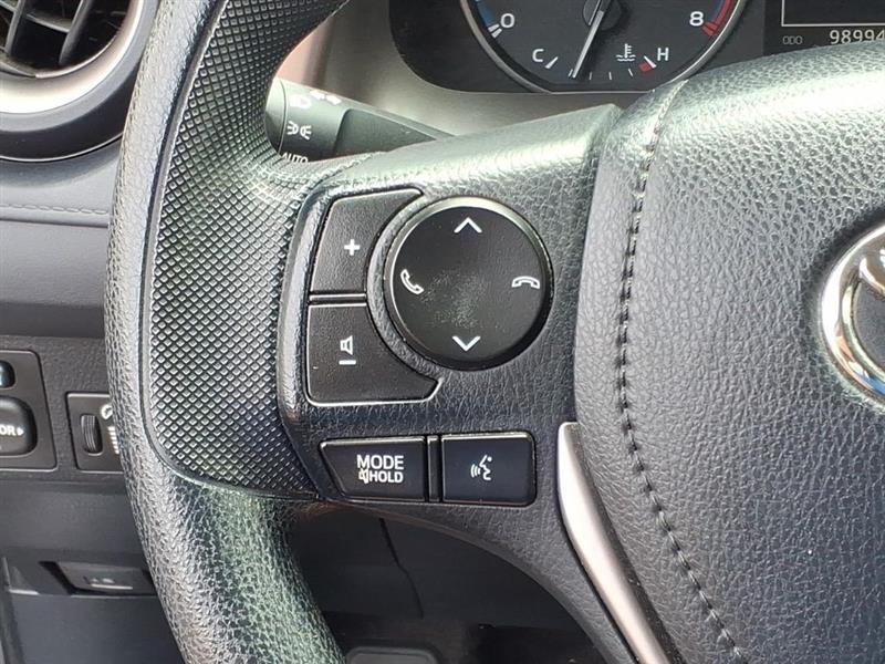 Toyota RAV4 LE FWD 2018