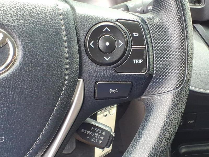 Toyota RAV4 LE FWD 2018