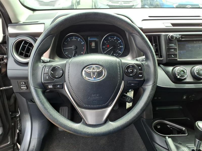 Toyota RAV4 LE FWD 2018