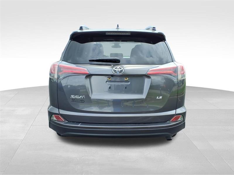 Toyota RAV4 LE FWD 2018