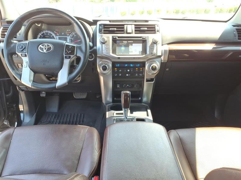 Toyota 4Runner Limited 2WD V6 2015