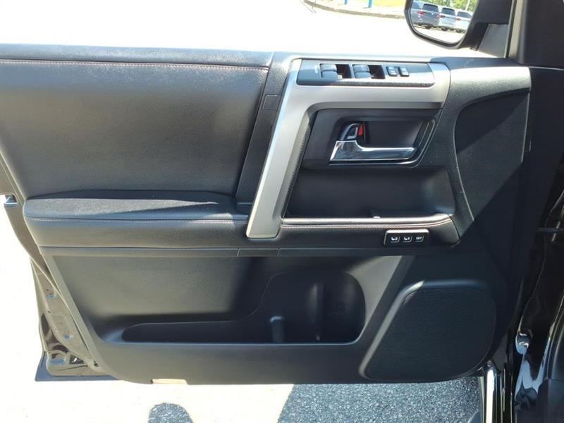 Toyota 4Runner Limited 2WD V6 2015