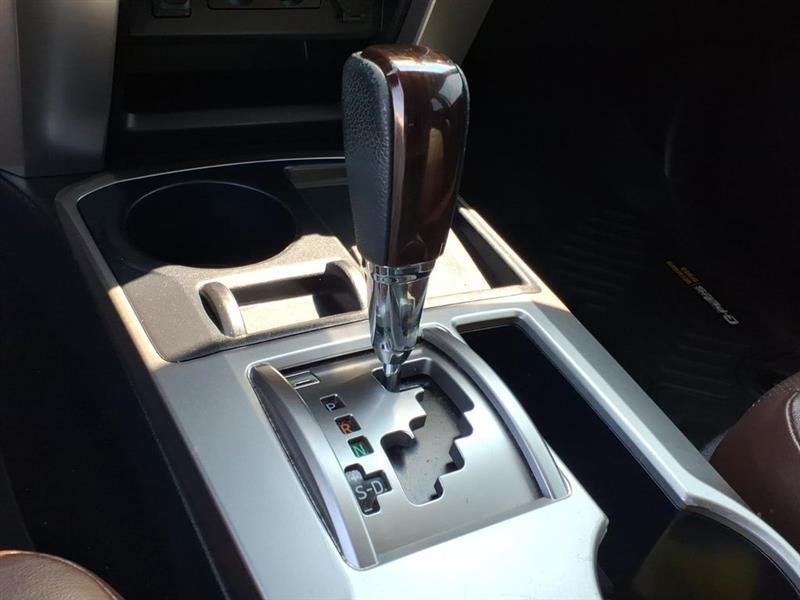 Toyota 4Runner Limited 2WD V6 2015
