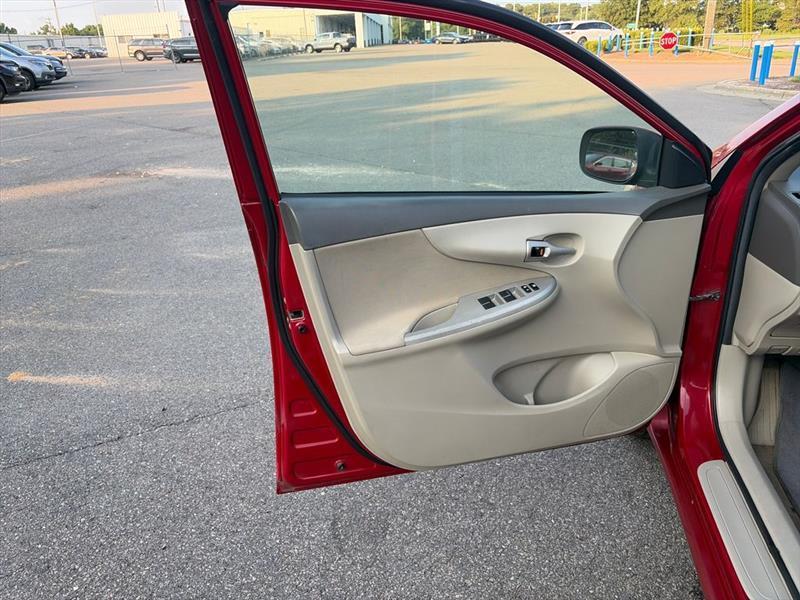 Toyota Corolla LE 4-Speed AT 2010