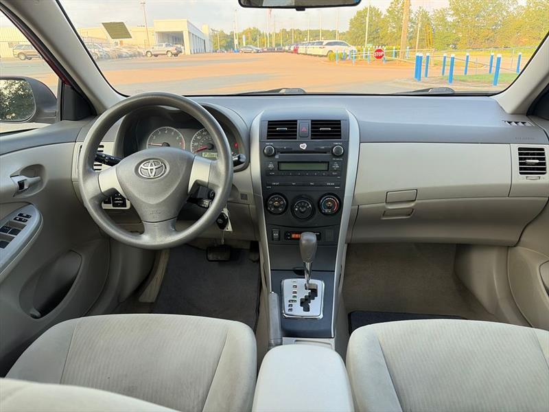 Toyota Corolla LE 4-Speed AT 2010