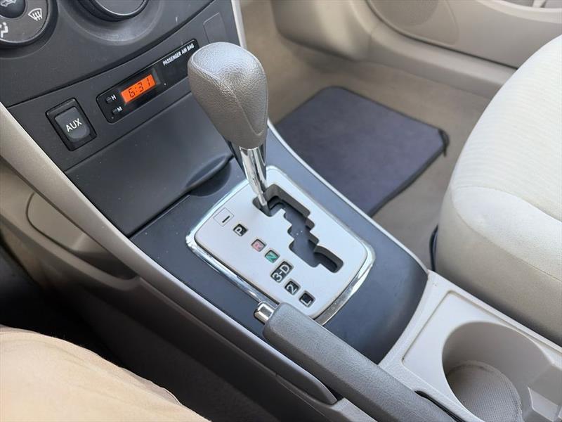 Toyota Corolla LE 4-Speed AT 2010