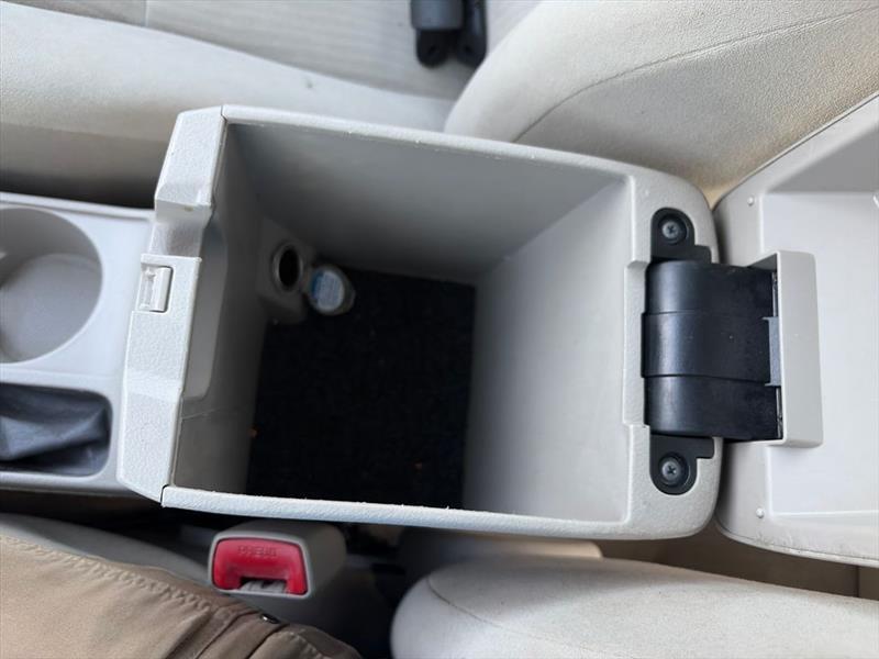 Toyota Corolla LE 4-Speed AT 2010