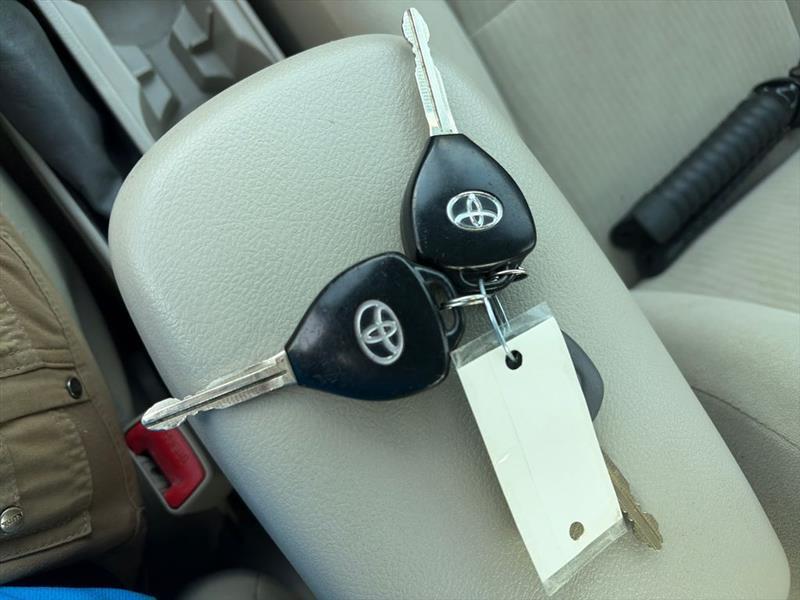 Toyota Corolla LE 4-Speed AT 2010