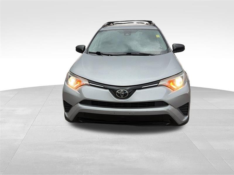 Toyota RAV4 LE AWD 2018