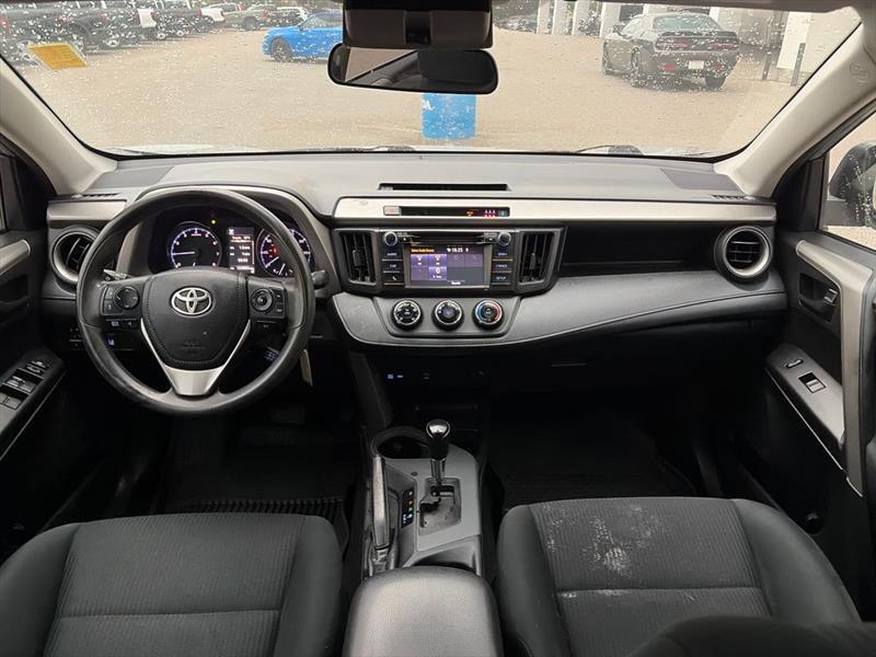 Toyota RAV4 LE AWD 2018