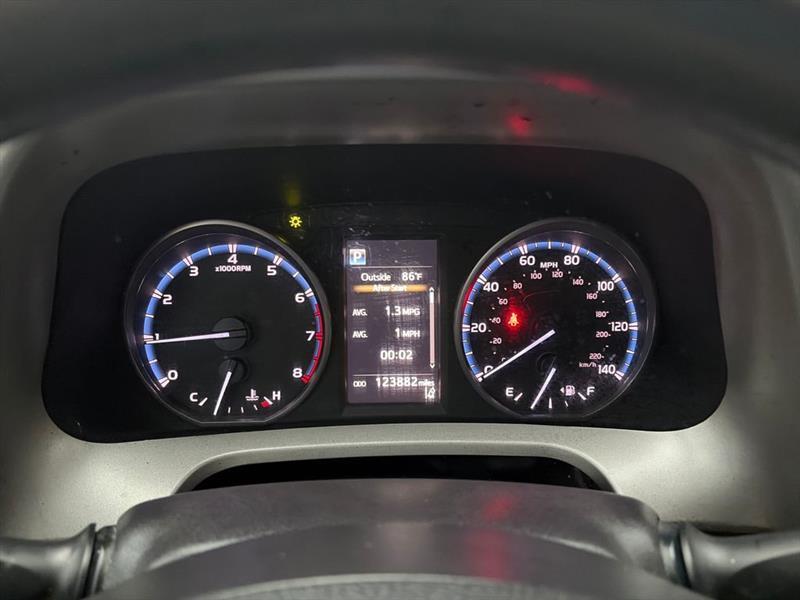 Toyota RAV4 LE AWD 2018