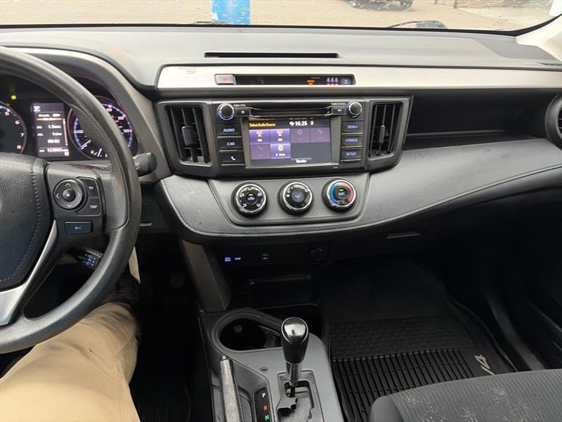 Toyota RAV4 LE AWD 2018