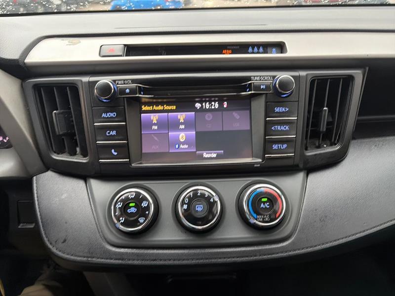 Toyota RAV4 LE AWD 2018