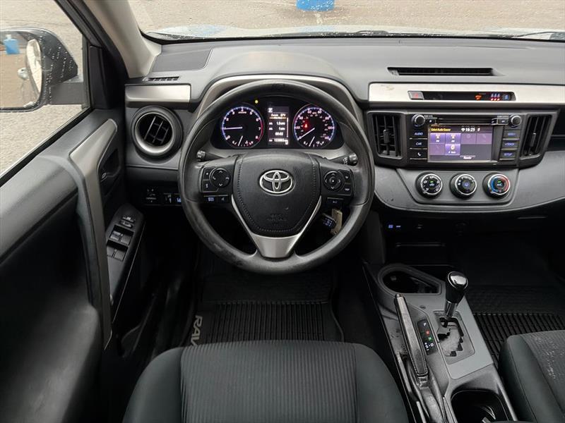 Toyota RAV4 LE AWD 2018