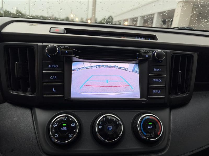 Toyota RAV4 LE AWD 2018