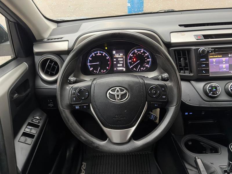 Toyota RAV4 LE AWD 2018
