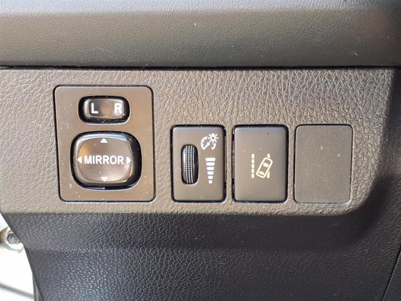 Toyota RAV4 LE AWD 2018
