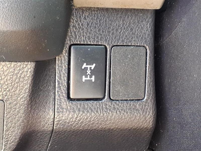 Toyota RAV4 LE AWD 2018
