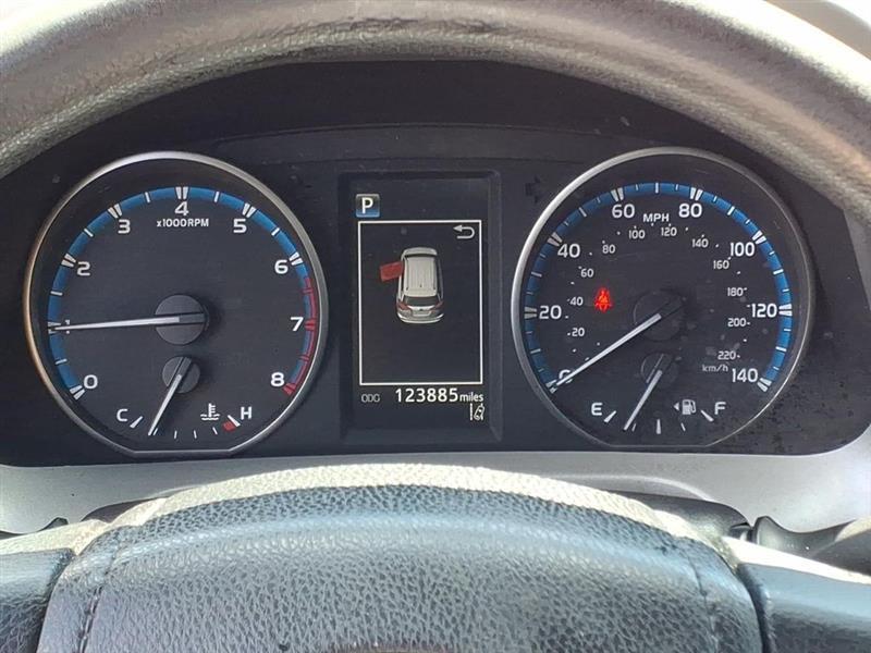 Toyota RAV4 LE AWD 2018