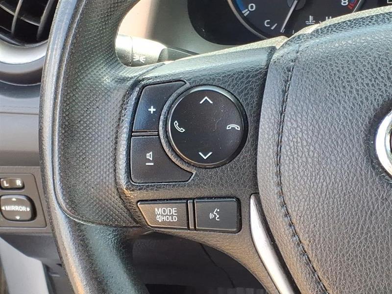 Toyota RAV4 LE AWD 2018