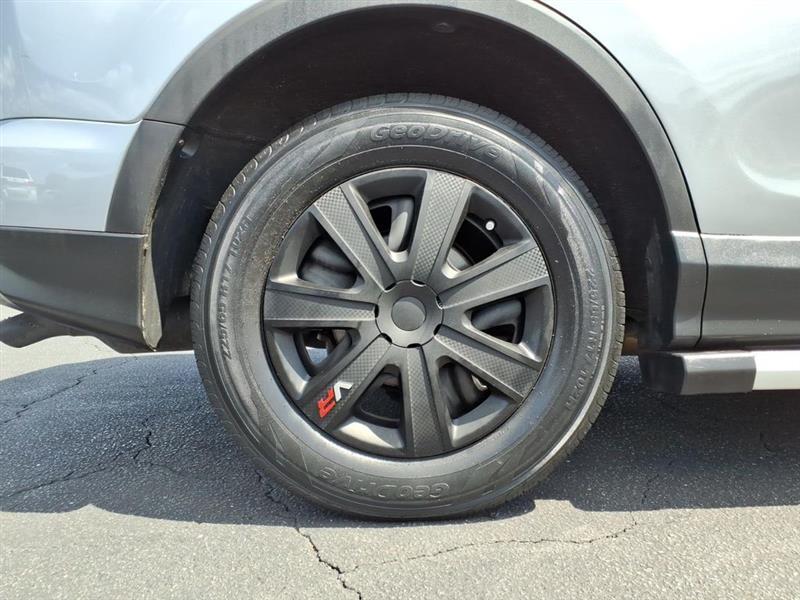 Toyota RAV4 LE AWD 2018